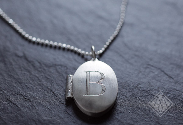 Engraved Locket2