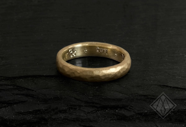4mm hammered band