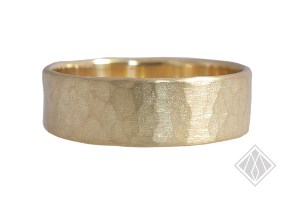 HAMMERED MENS BAND SMALL
